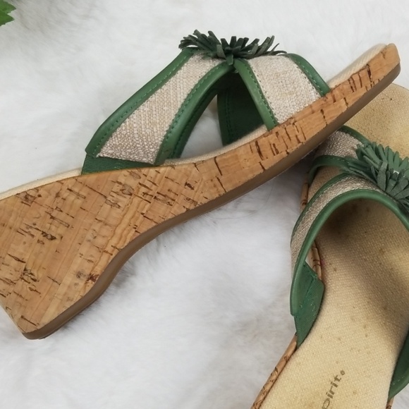 Easy Spirit  Green & Tan Wedges - Picture 5 of 5
